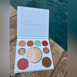 OFRA 'Good to go' mini mix palette